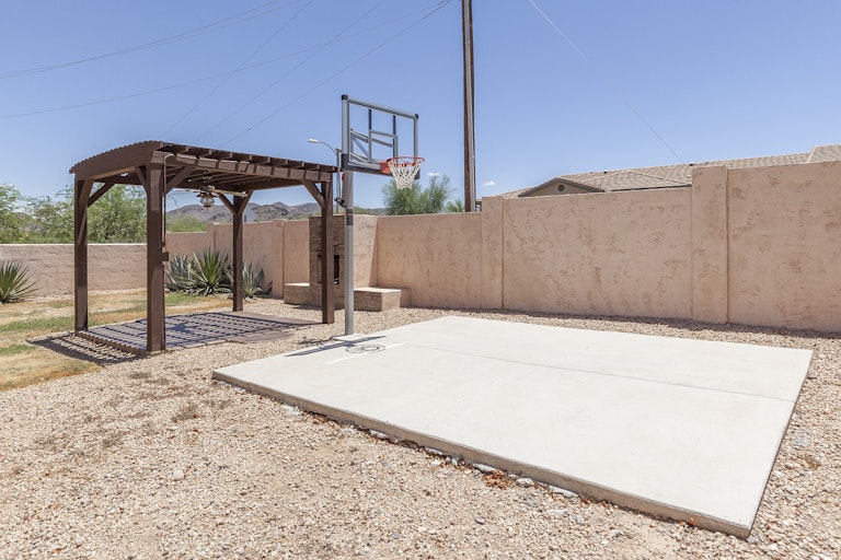 Photo 21 of 26 - 2539 E Carol Ave, Phoenix, AZ 85028