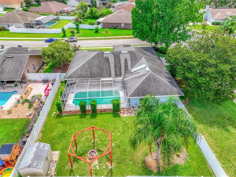Photo 35 of 41 - 6923 Ashbury Dr, Lakeland, FL 33809