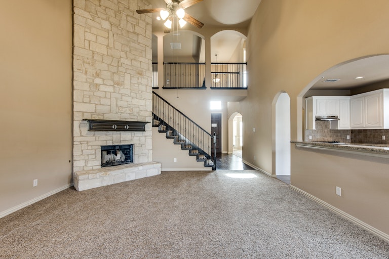 Photo 10 of 38 - 14017 Blueberry Hill Dr, Little Elm, TX 75068