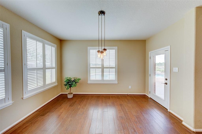 Photo 22 of 50 - 2240 Lakeway Dr, Friendswood, TX 77546