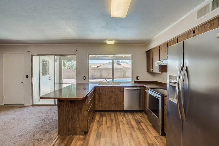 Photo 3 of 13 - 925 W Westchester Ave, Tempe, AZ 85283