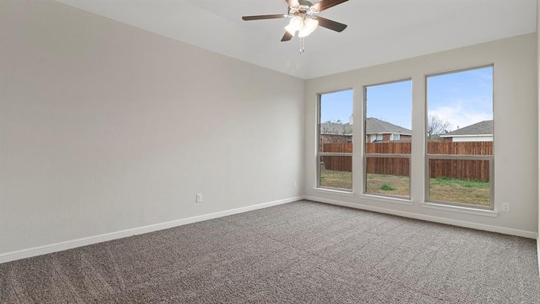 Photo 13 of 34 - 3412 Burningtree Ln, Grand Prairie, TX 76065