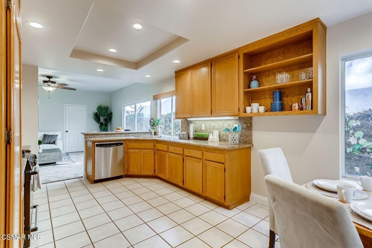 Photo 9 of 28 - 12036 Alderbrook St, Moorpark, CA 93021