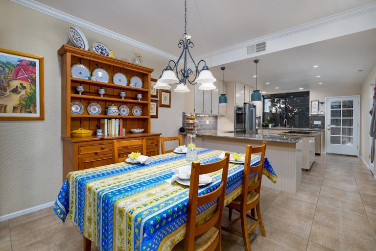 Photo 19 of 40 - 317 Wyndgate Rd, Sacramento, CA 95864