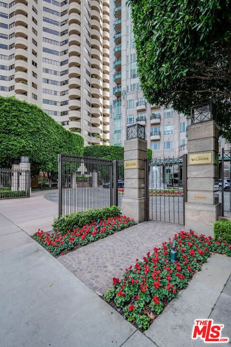 Photo 25 of 26 - 10580 Wilshire Blvd #7SW, Los Angeles, CA 90024