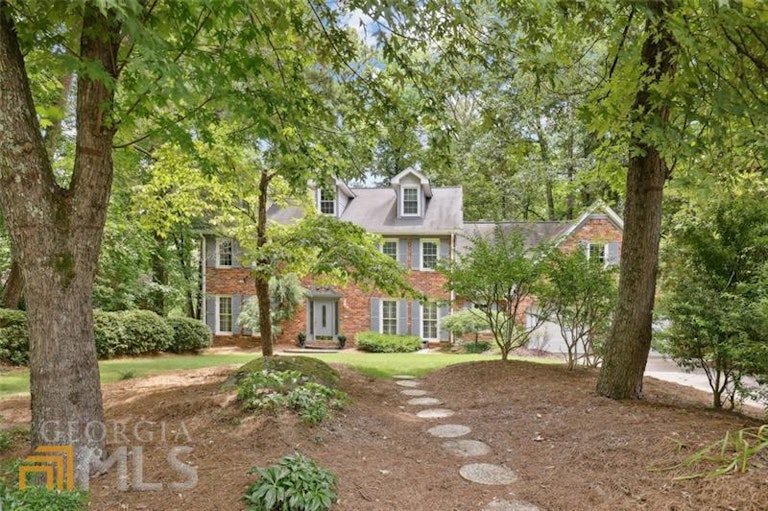 Photo 2 of 36 - 4345 Inverary Walk NE, Roswell, GA 30075