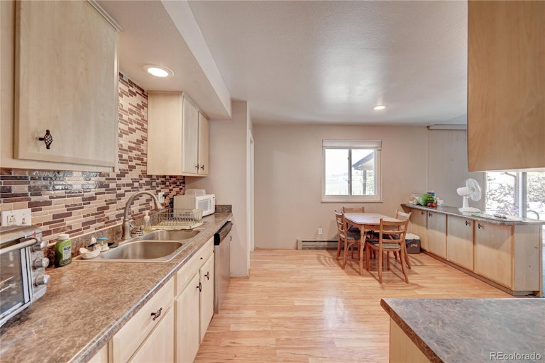 Photo 6 of 25 - 2166 Appaloosa Trl, Elizabeth, CO 80107