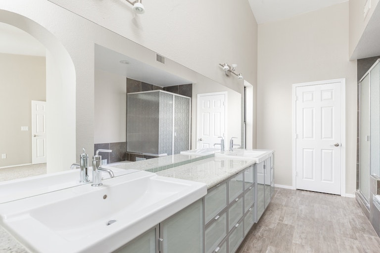 Photo 12 of 29 - 802 E Meadow Ln, Phoenix, AZ 85022