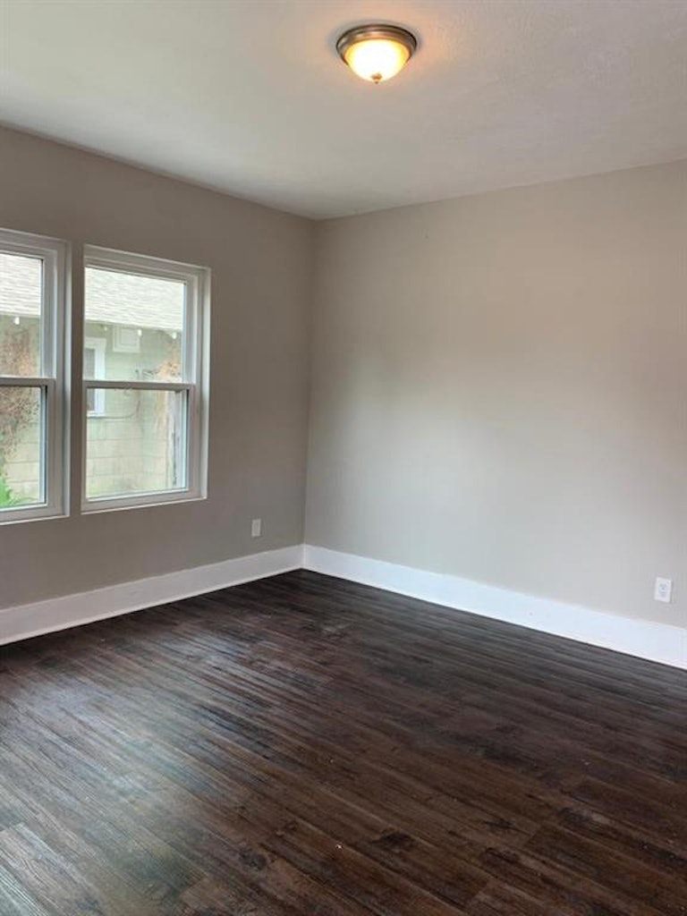 Photo 17 of 17 - 211 E Sterling St #4, Baytown, TX 77520