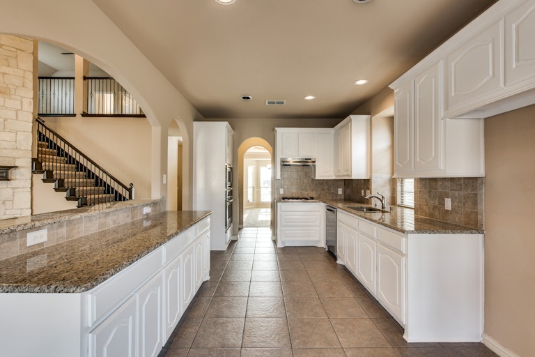 Photo 12 of 38 - 14017 Blueberry Hill Dr, Little Elm, TX 75068