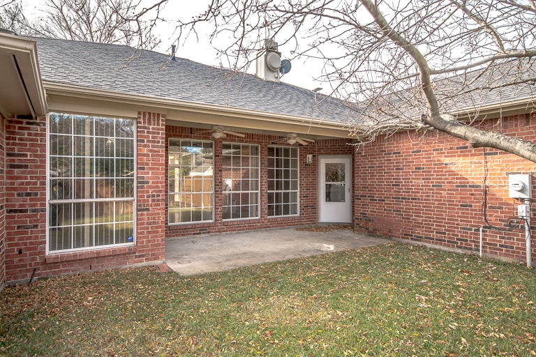 Photo 28 of 30 - 2906 Spartacus Dr, Grand Prairie, TX 75052