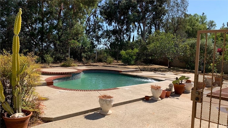 Photo 15 of 15 - 17018 Gledhill St, Northridge, CA 91325
