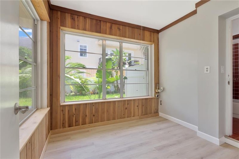 Photo 27 of 52 - 2302 S Arrawana Ave, Tampa, FL 33629