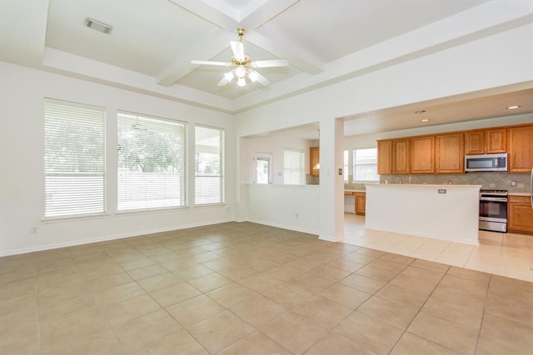 Photo 12 of 37 - 13106 Ryaneagles Dr, Houston, TX 77044