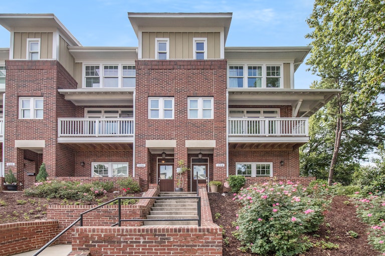 Photo 1 of 21 - 104 S Summit Ave, Charlotte, NC 28208