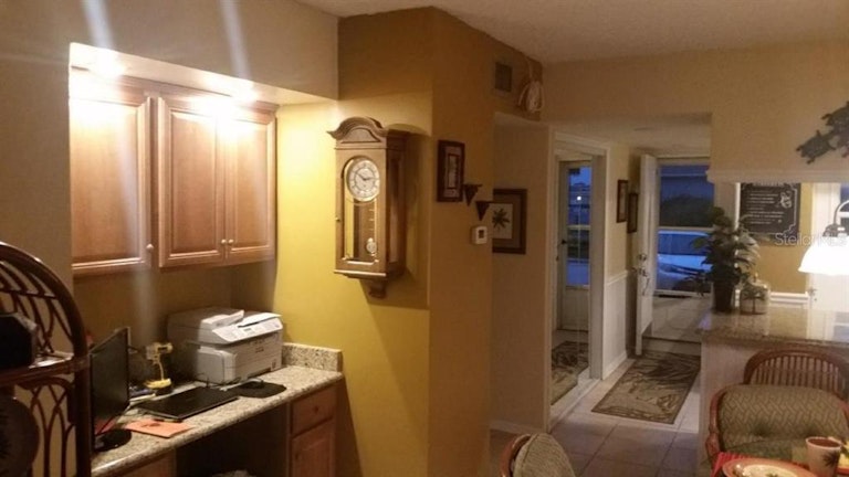 Photo 16 of 39 - 1 Boca Ciega Point Blvd #102, Saint Petersburg, FL 33708