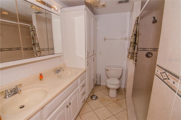 Photo 14 of 25 - 790 N 8th St, Eagle Lake, FL 33839