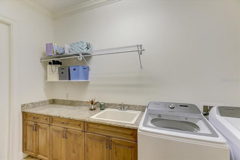 Photo 21 of 35 - 14722 Secret Harbor Pl, Lakewood Ranch, FL 34202