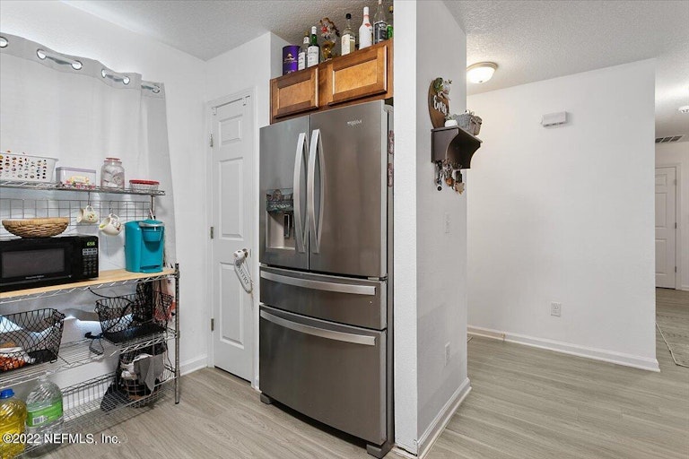 Photo 8 of 17 - 4507 Glendas Meadow Dr, Jacksonville, FL 32210