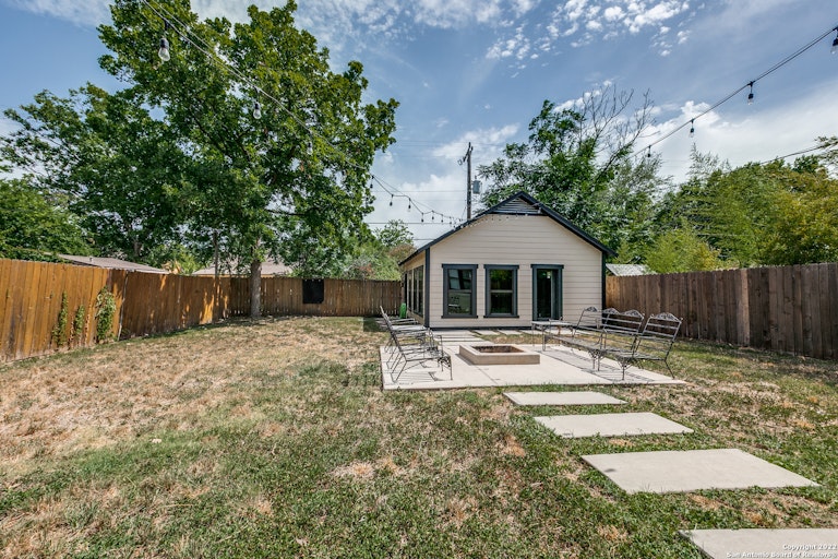 Photo 24 of 25 - 330 Furr Dr, San Antonio, TX 78201