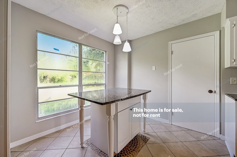 Photo 23 of 35 - 2590 Aquarius Rd, Orange Park, FL 32073