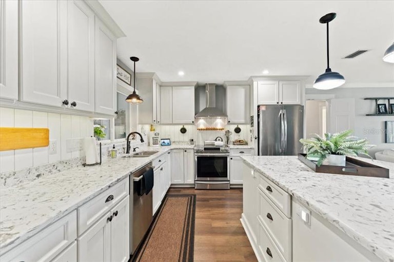 Photo 10 of 32 - 9024 Lake Hope Dr, Maitland, FL 32751