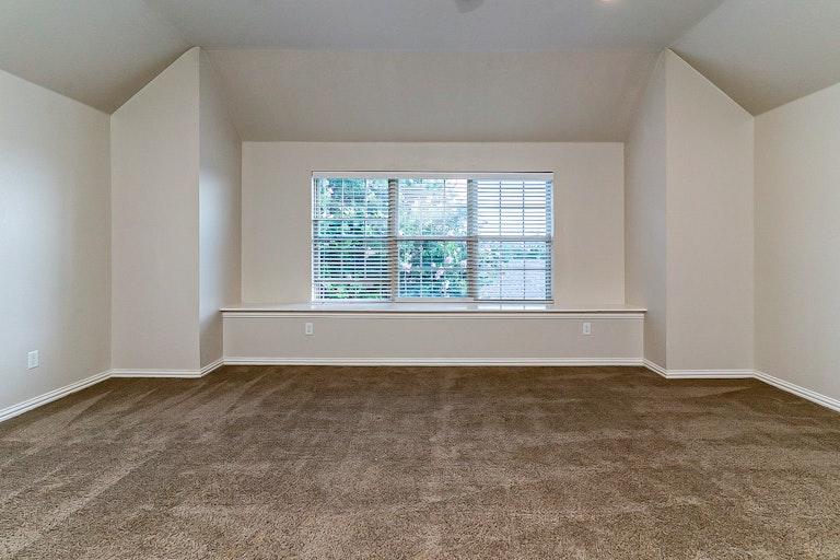 Photo 24 of 37 - 4712 Eddleman Dr, Fort Worth, TX 76244
