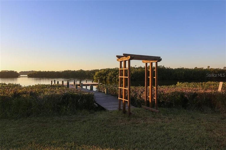 Photo 21 of 25 - 6511 Bayshore Rd, Palmetto, FL 34221