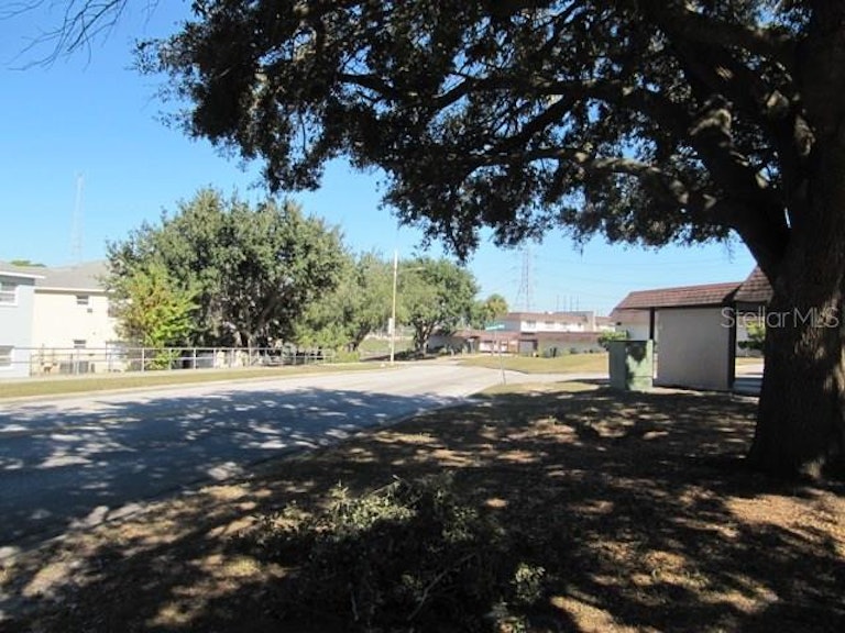 Photo 6 of 8 - 5433 Brookswood Way #806, Orlando, FL 32808