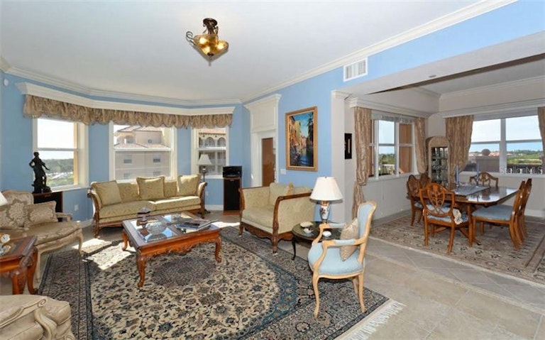 Photo 10 of 25 - 1921 Monte Carlo Dr #703, Sarasota, FL 34231