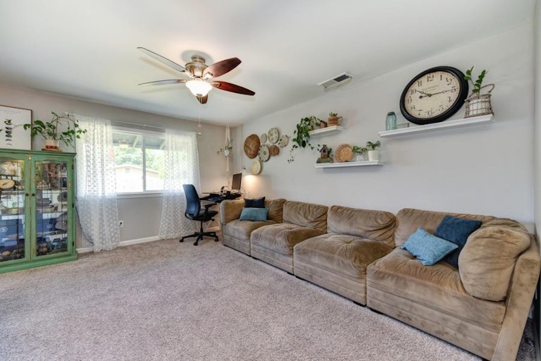 Photo 11 of 31 - 4137 California Ave, Carmichael, CA 95608