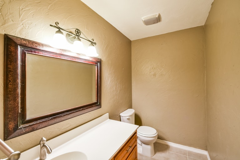 Photo 23 of 25 - 5801 Winterhaven Dr, Windcrest, TX 78239