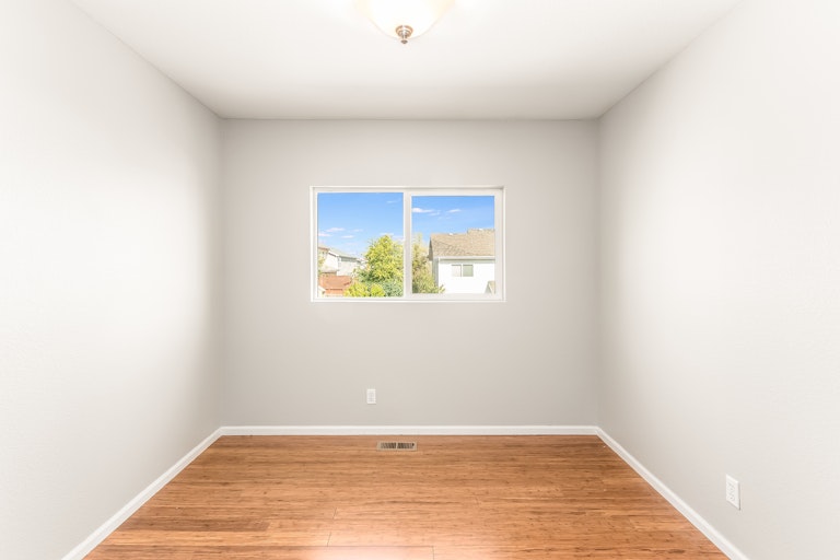 Photo 14 of 19 - 11052 Claude Ct, Northglenn, CO 80233