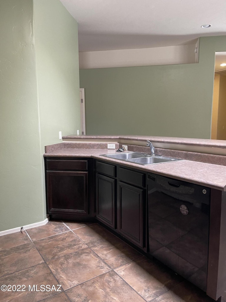 Photo 4 of 28 - 10405 S Painted Mare Dr, Vail, AZ 85641