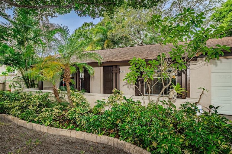 Photo 3 of 41 - 1012 Peninsula Rd, Tarpon Springs, FL 34689