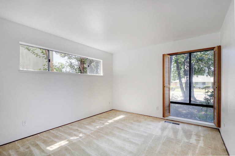 Photo 50 of 70 - 4040 Crondall Dr, Sacramento, CA 95864