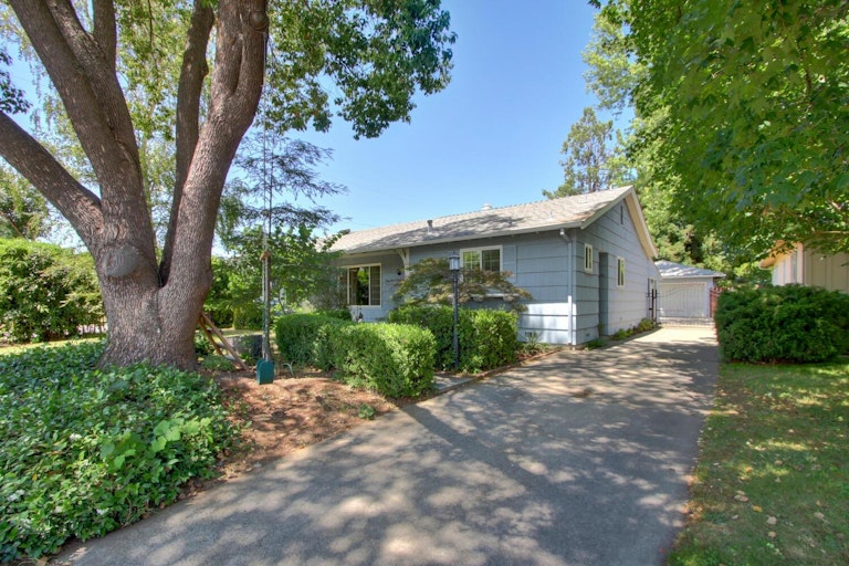 Photo 4 of 87 - 4501 Moddison Ave, Sacramento, CA 95819