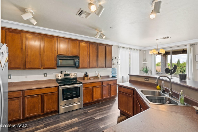 Photo 12 of 37 - 11635 W Minneola Dr, Marana, AZ 85653