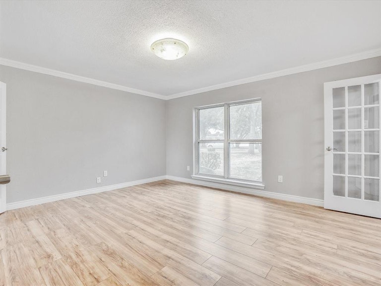 Photo 6 of 38 - 3910 Spring Meadow Ln, Flower Mound, TX 75028