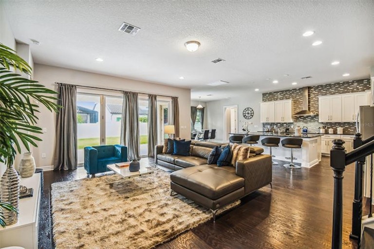 Photo 18 of 77 - 10430 Warrick St, Orlando, FL 32836