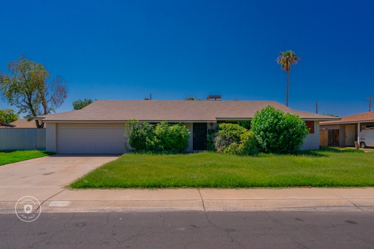 Photo 1 of 22 - 3611 W Augusta Ave, Phoenix, AZ 85051