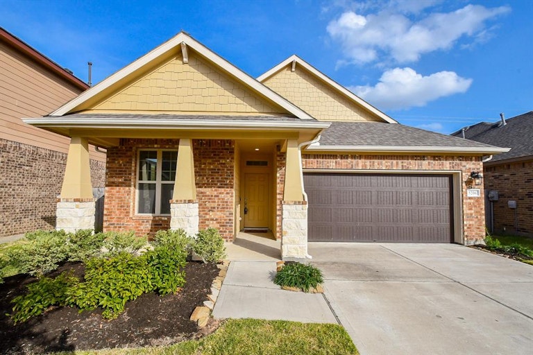 Photo 2 of 37 - 5206 Rue Dela Croix Dr, Katy, TX 77493