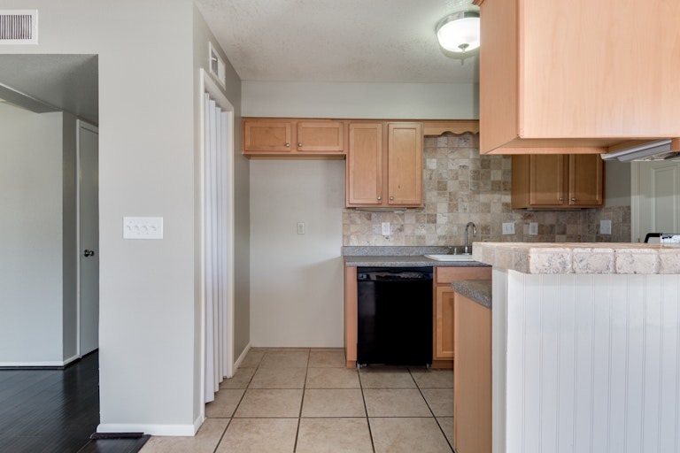 Photo 7 of 25 - 1234 W Erie St, Chandler, AZ 85224