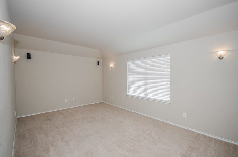 Photo 35 of 44 - 9713 Mulligan Dr, McKinney, TX 75072