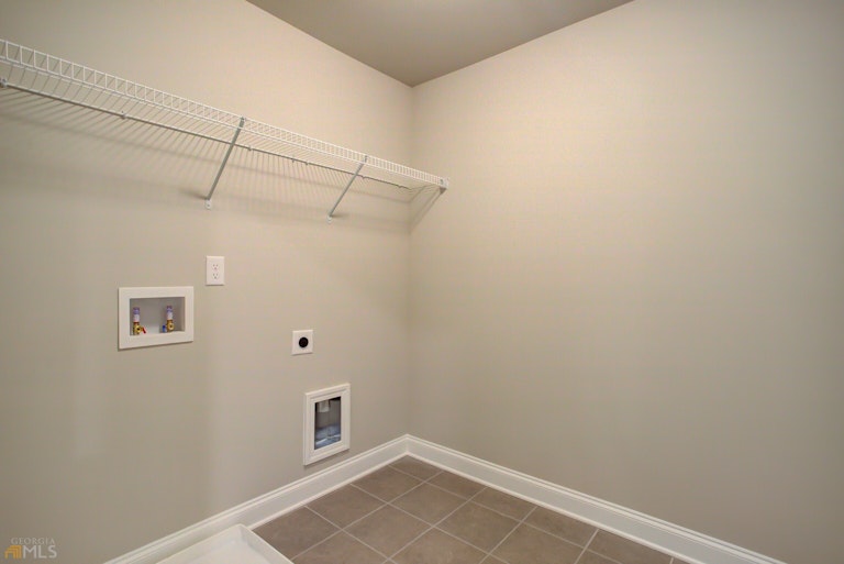 Photo 14 of 28 - 209 Monica Ct, McDonough, GA 30253