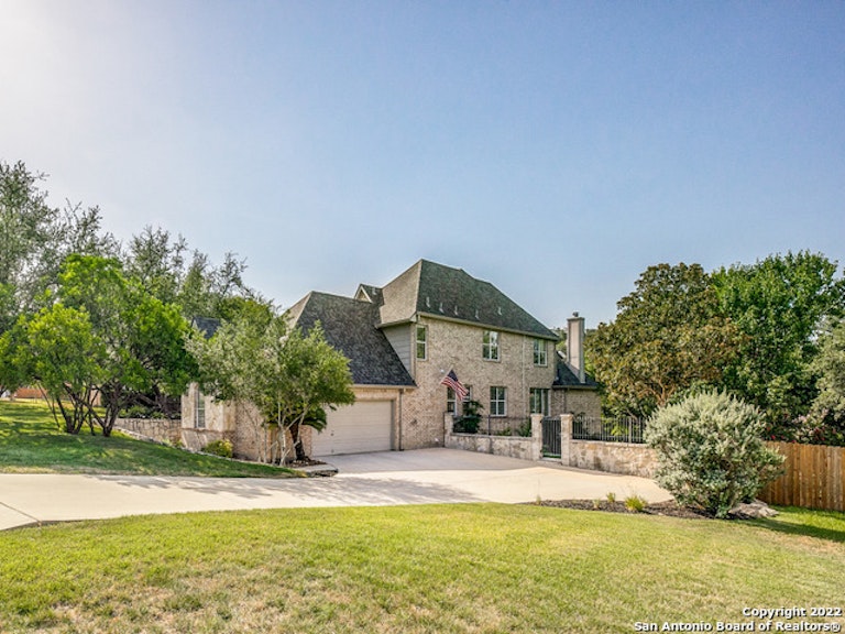Photo 3 of 37 - 7503 Steeple Br, San Antonio, TX 78256