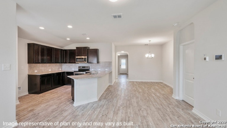 Photo 14 of 60 - 13012 Minuet Sway, San Antonio, TX 78252