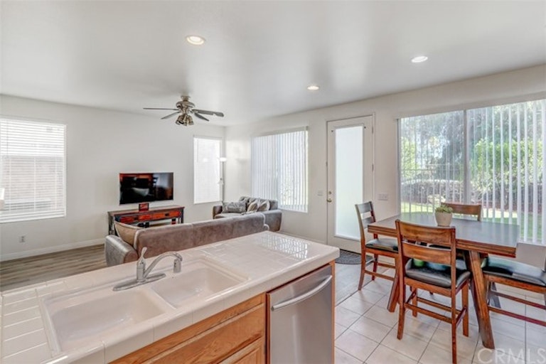 Photo 10 of 36 - 197 Lydia Ln, Corona, CA 92882