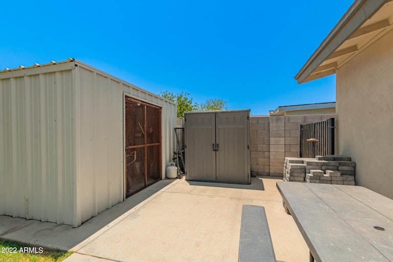 Photo 12 of 13 - 7623 W Heatherbrae Dr, Phoenix, AZ 85033