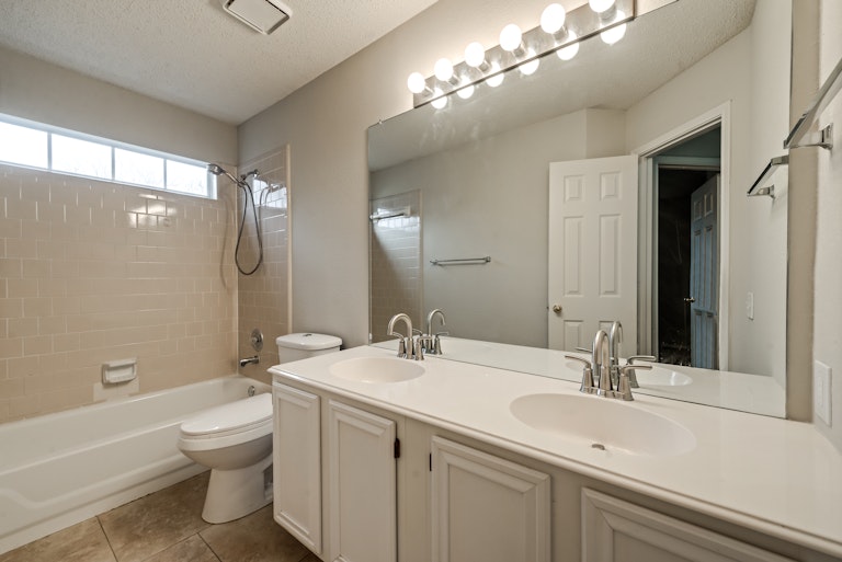 Photo 23 of 28 - 1921 Companion Way, Arlington, TX 76006